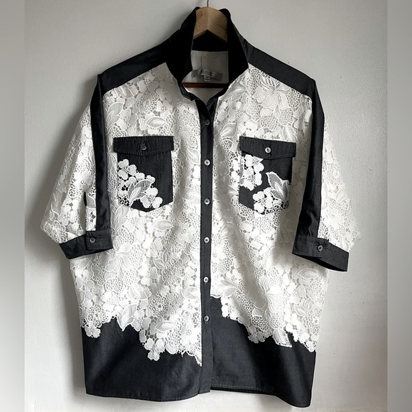 BADGLEY MISCHKA  Lace Chambray Button Down Top - Picture 7 of 14